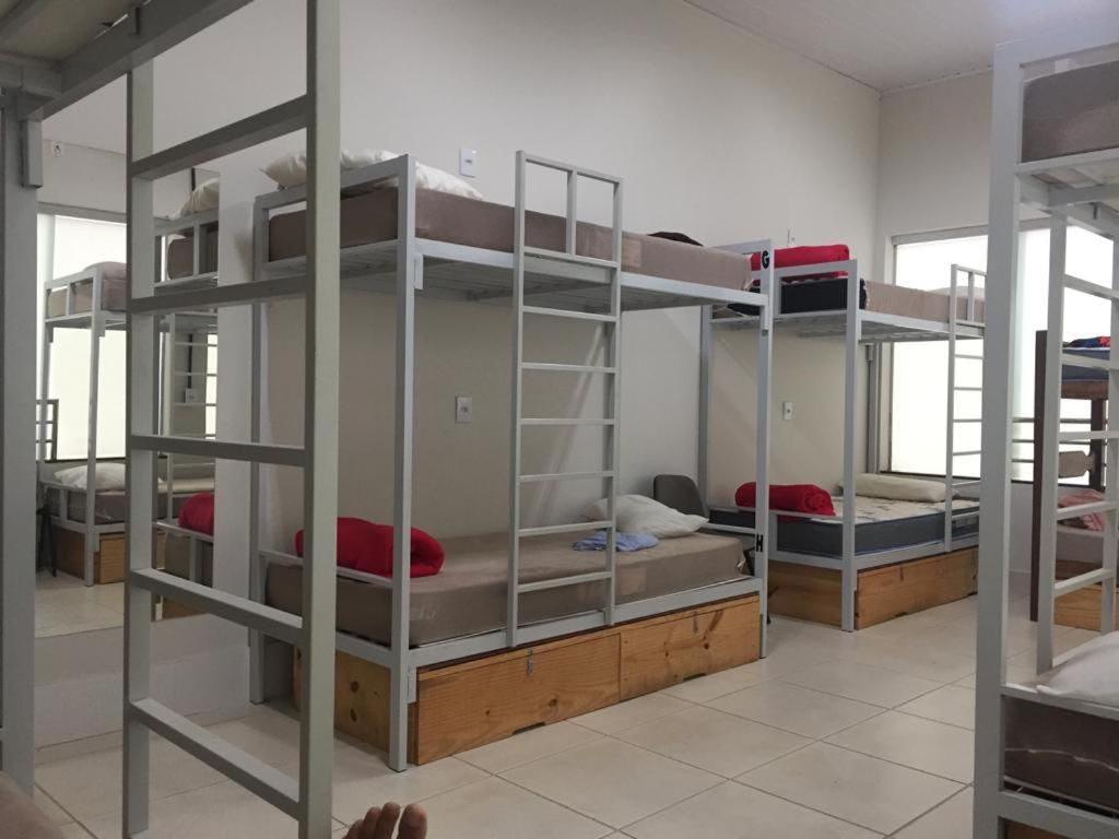 Hostel Escarpas Do Lago กาปีตอลิโอ ภายนอก รูปภาพ